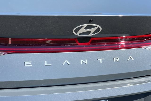 New 2026 Hyundai Elantra Hybrid FWD image 7
