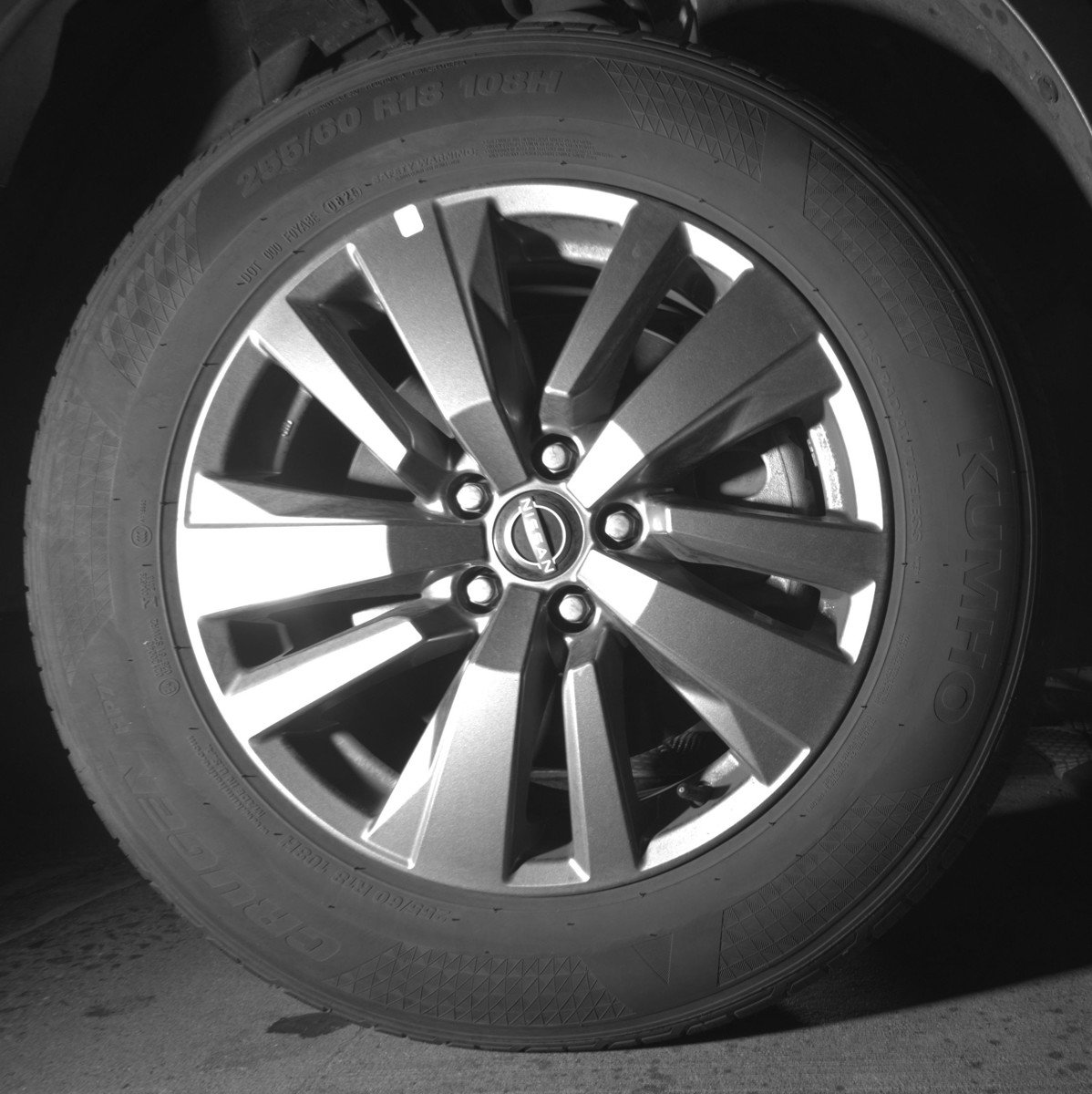 Used 2025 Nissan Pathfinder SV FWD image 13