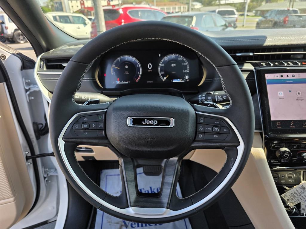 Used 2024 Jeep Grand Cherokee L Limited image 16
