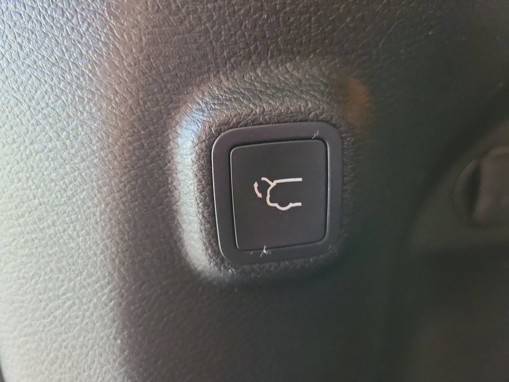 Certified 2023 Jeep Cherokee Altitude Lux AWD/4WD image 15