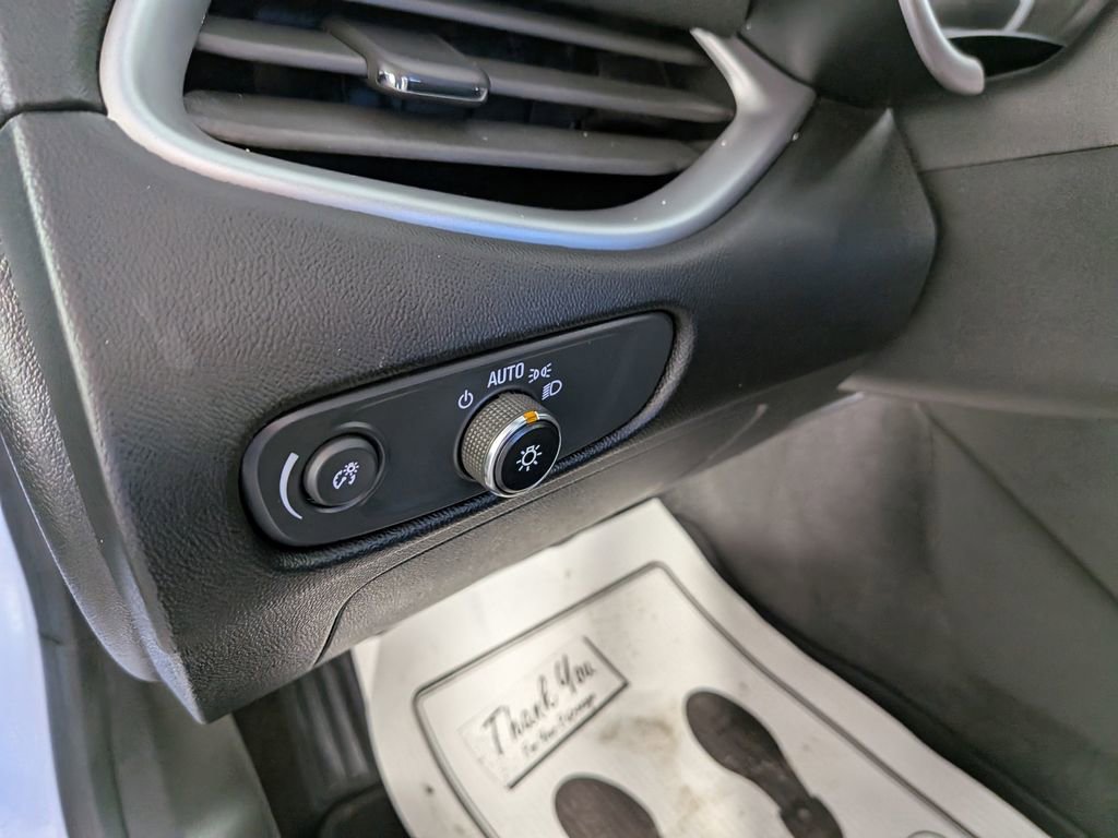 Used 2024 Chevrolet Malibu LT image 18