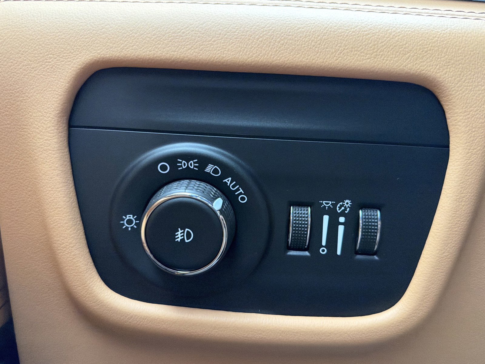 Used 2025 Jeep Grand Cherokee L Summit image 26