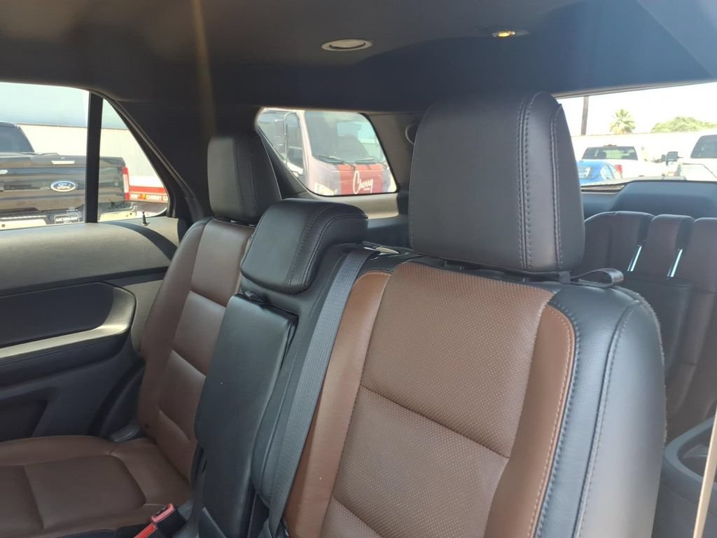 Used 2015 Ford Explorer Limited w/ Equipment Group 301A FWD image 16