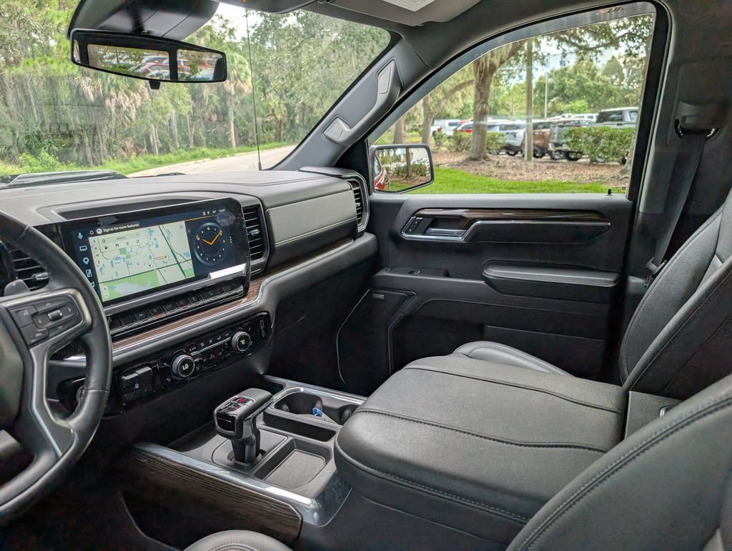 Used 2023 Chevrolet Silverado 1500 LT Trail Boss w/ Convenience Package II AWD/4WD image 18
