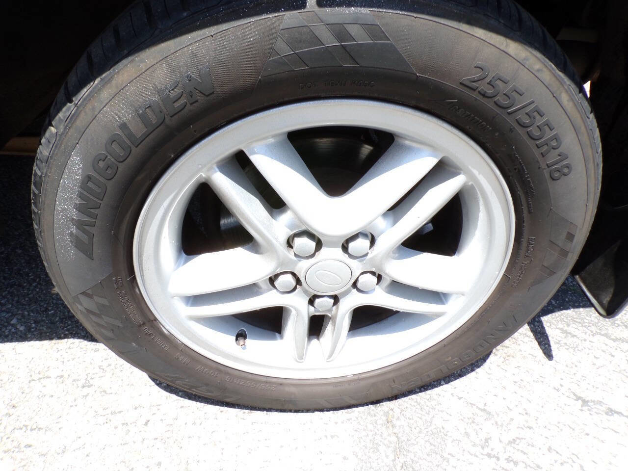 Used 2003 Land Rover Discovery SE image 26