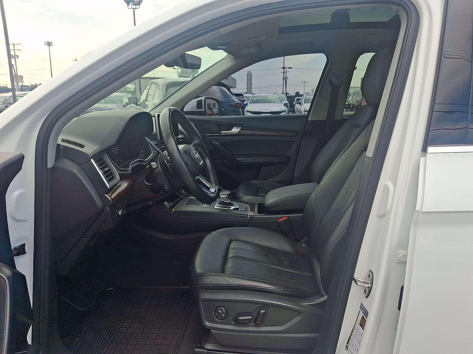 Used 2020 Audi Q5 2.0T Premium Plus w/ Premium Plus Package AWD/4WD image 13