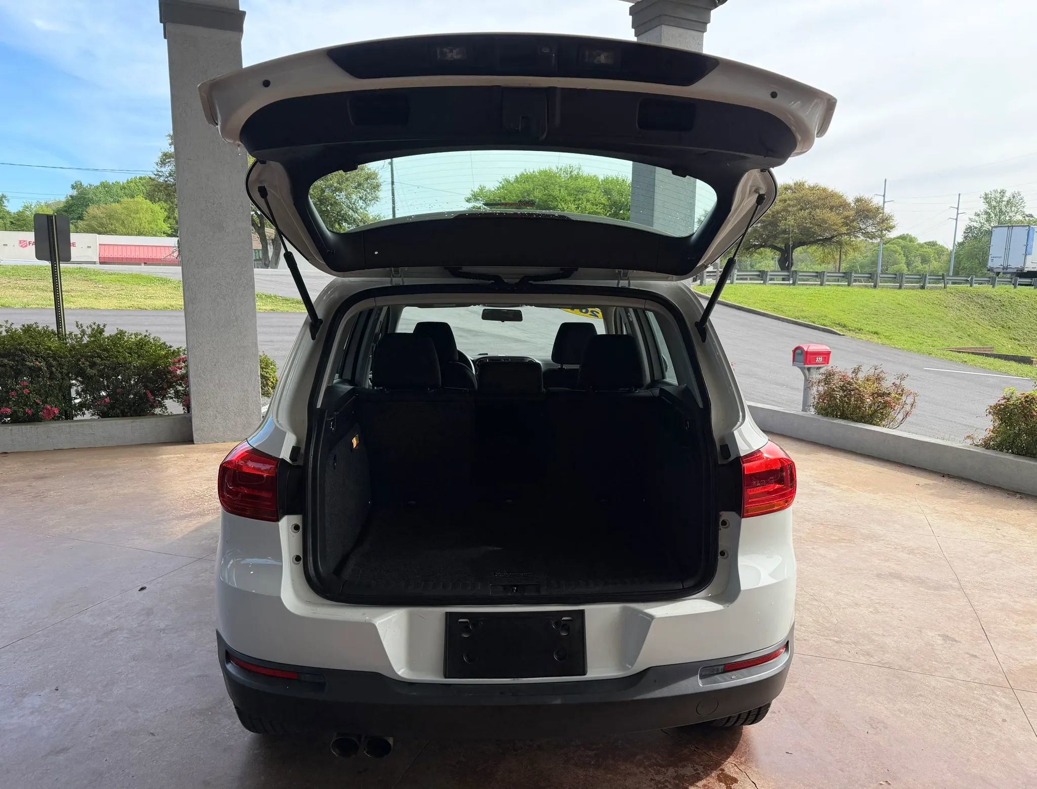 Used 2017 Volkswagen Tiguan Limited image 20