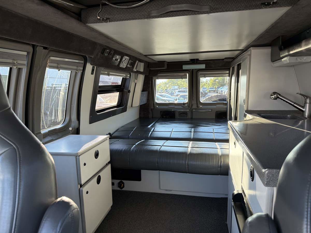 Used 2010 Ford E-350 and Econoline 350 Super Duty image 34