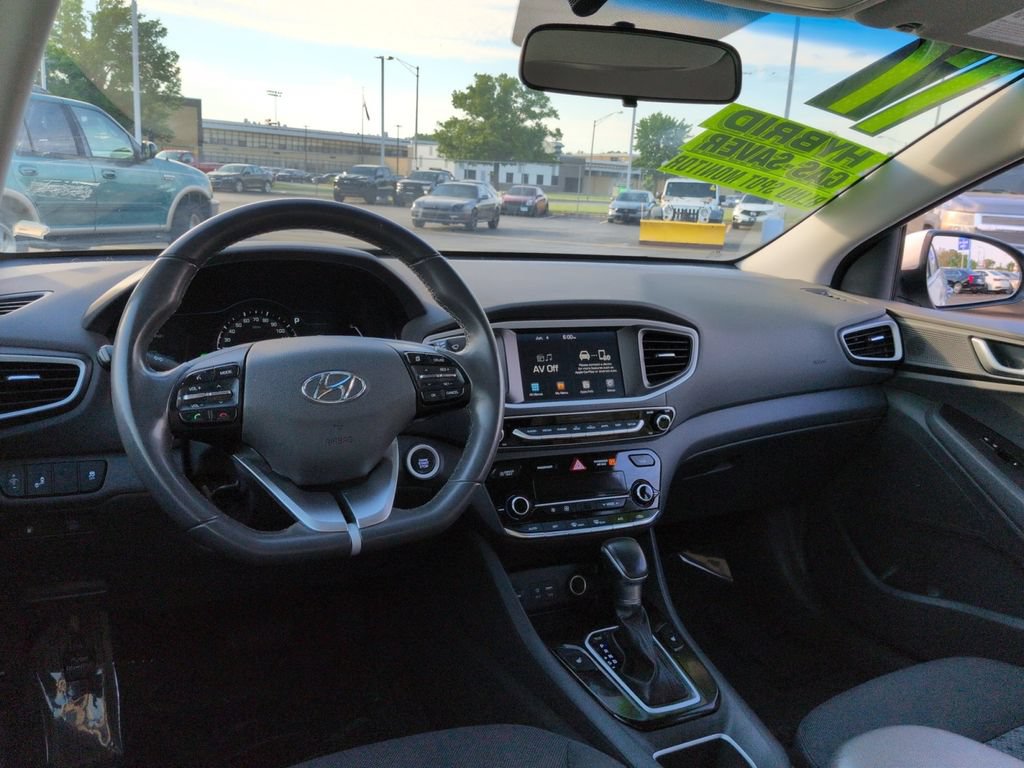 Used 2017 Hyundai Ioniq SEL FWD image 34