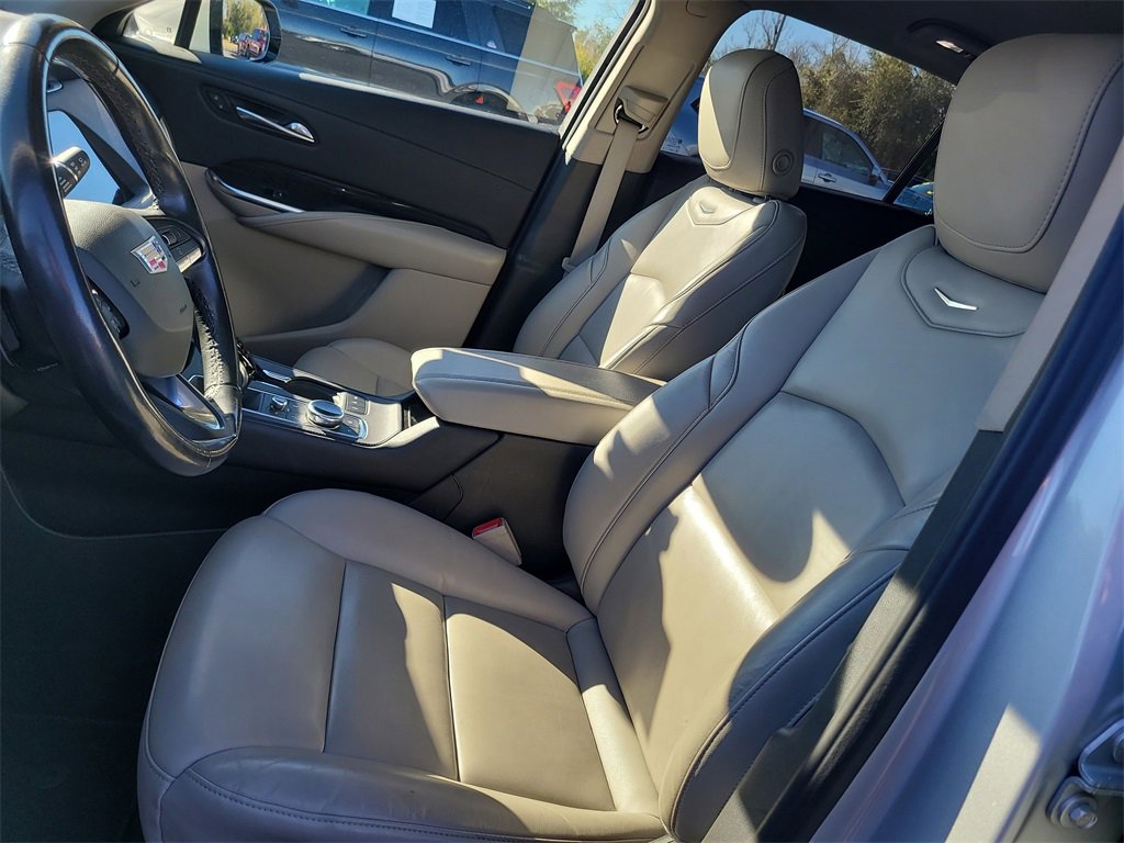 Used 2022 Cadillac XT4 Premium Luxury w/ Safety Alert Package image 18