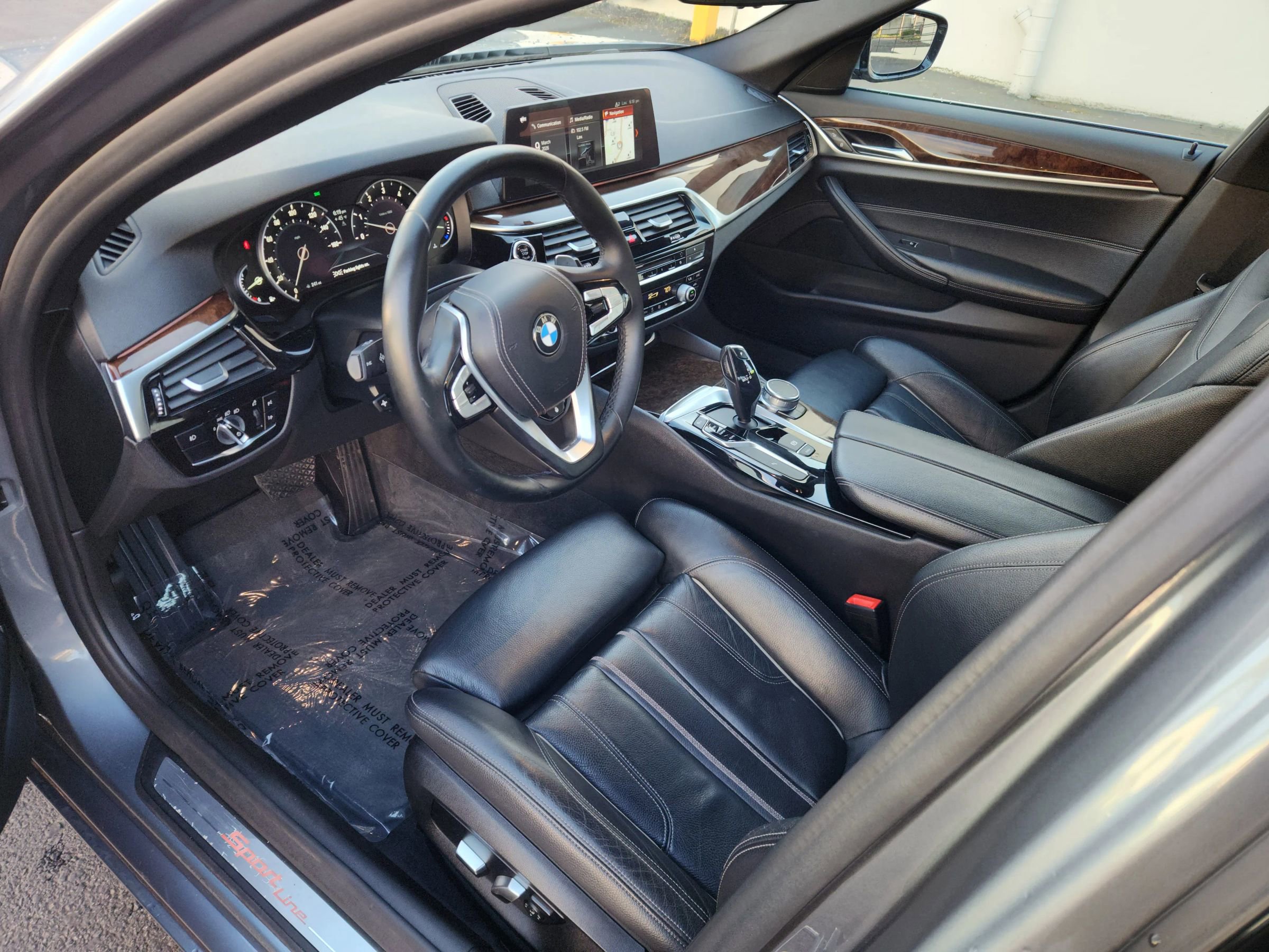 Used 2018 BMW 530i xDrive w/ Premium Package image 7