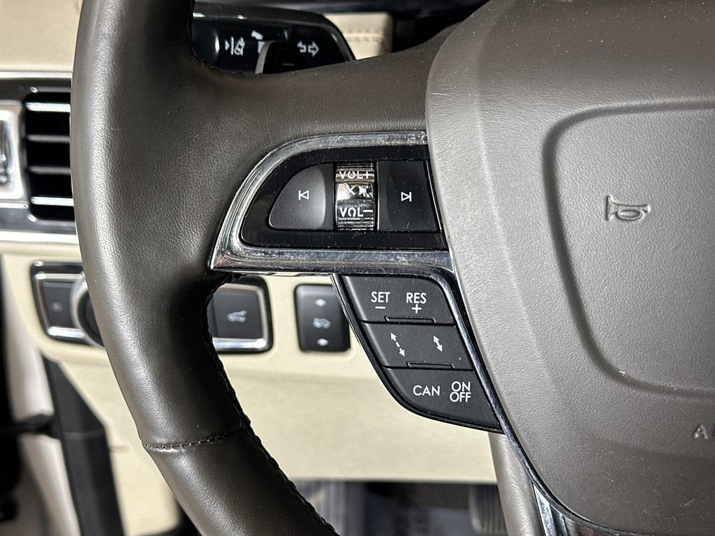 Used 2019 Lincoln Navigator Reserve AWD/4WD image 25