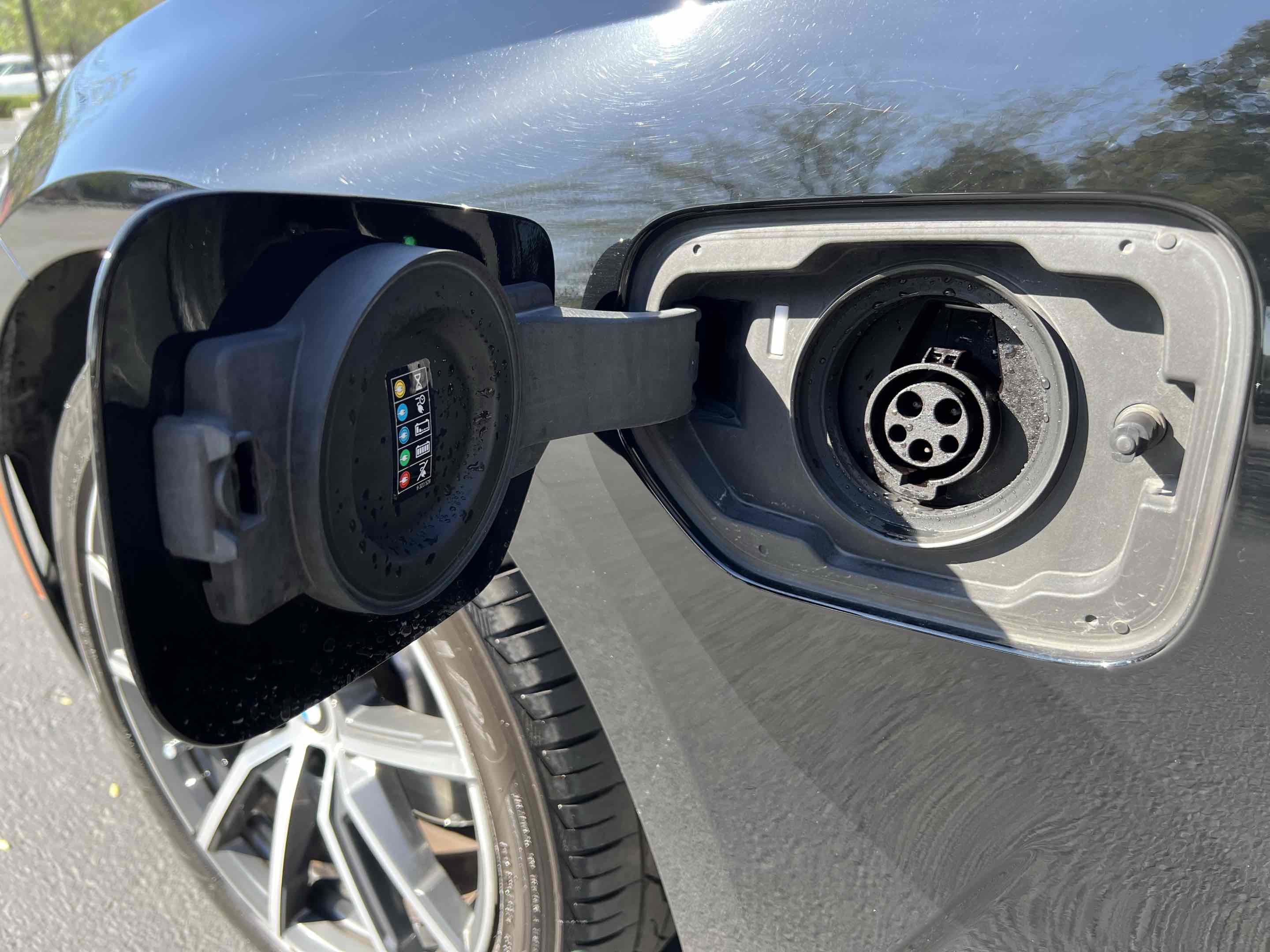 Used 2021 BMW 330e image 11