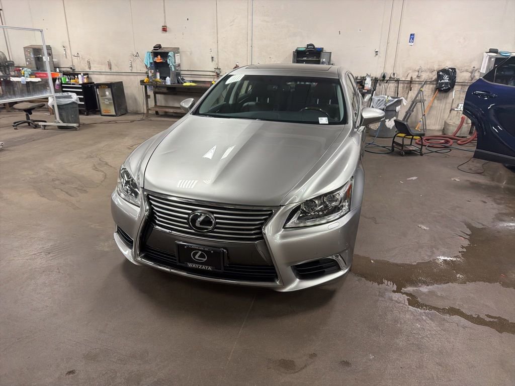 Used 2017 Lexus LS 460 AWD w/ Comfort Package image 3