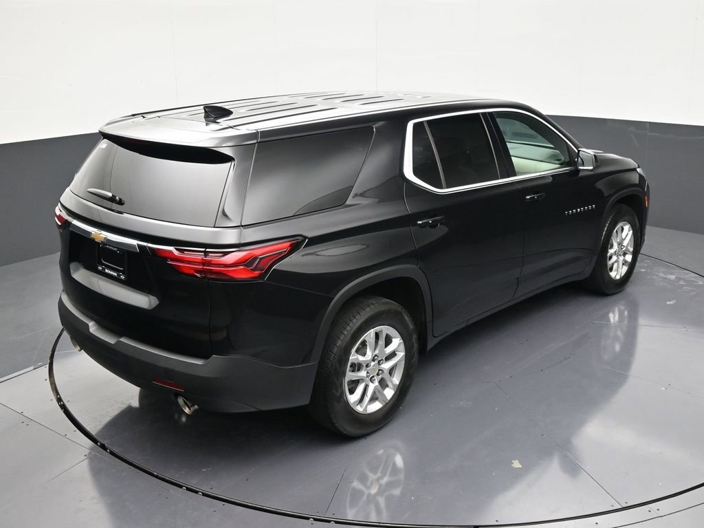 Used 2023 Chevrolet Traverse LS FWD image 17