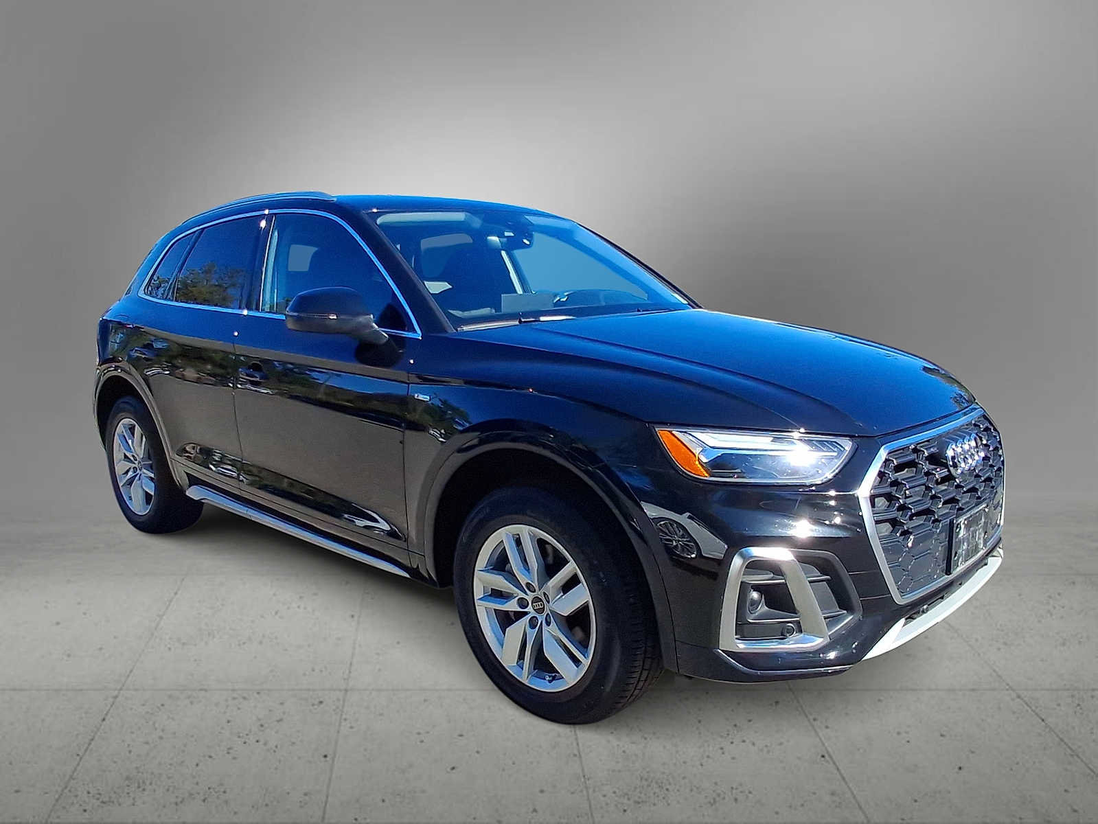 Certified 2024 Audi Q5 2.0T Premium AWD/4WD image 2