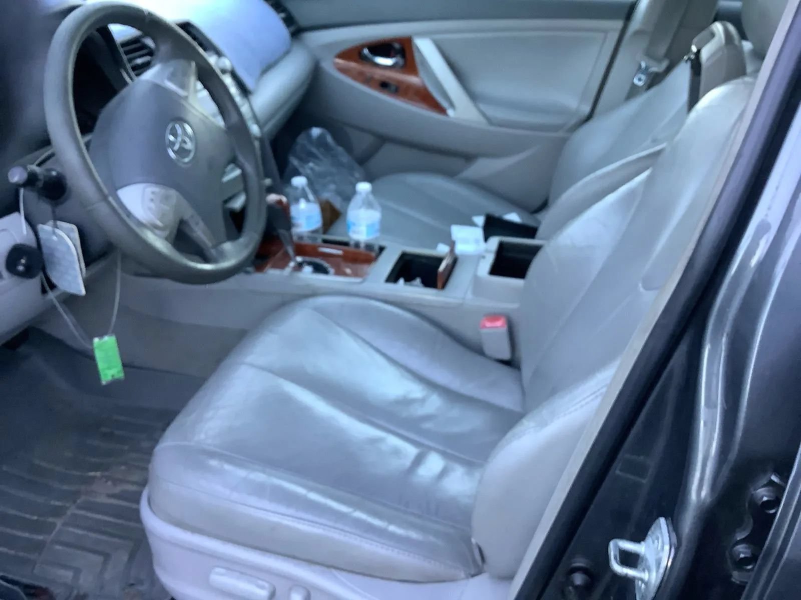 Used 2011 Toyota Camry XLE w/ XLE Extra-Value Pkg #1 FWD image 3