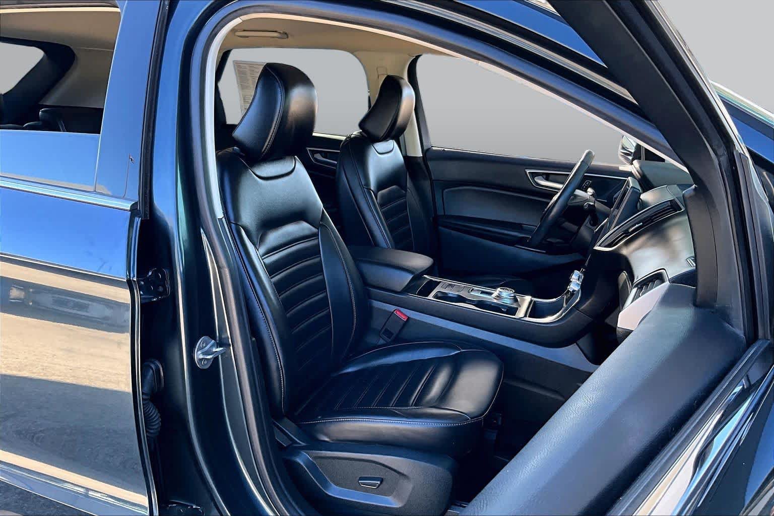 Used 2022 Ford Edge SEL AWD/4WD image 9
