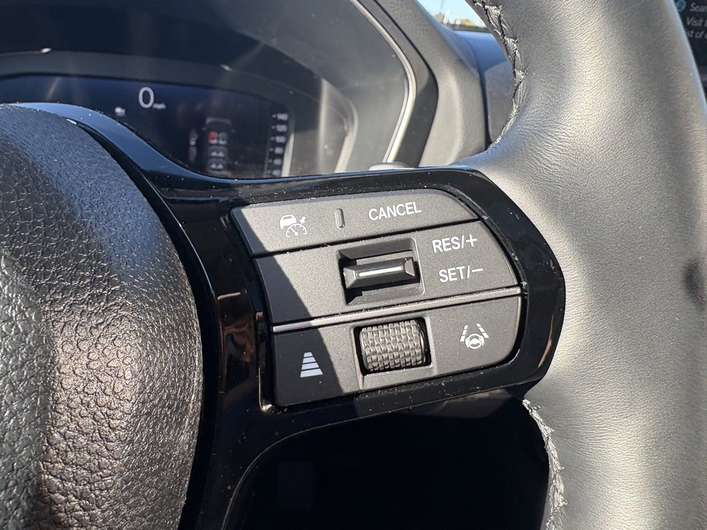 Used 2025 Honda Pilot Elite image 11