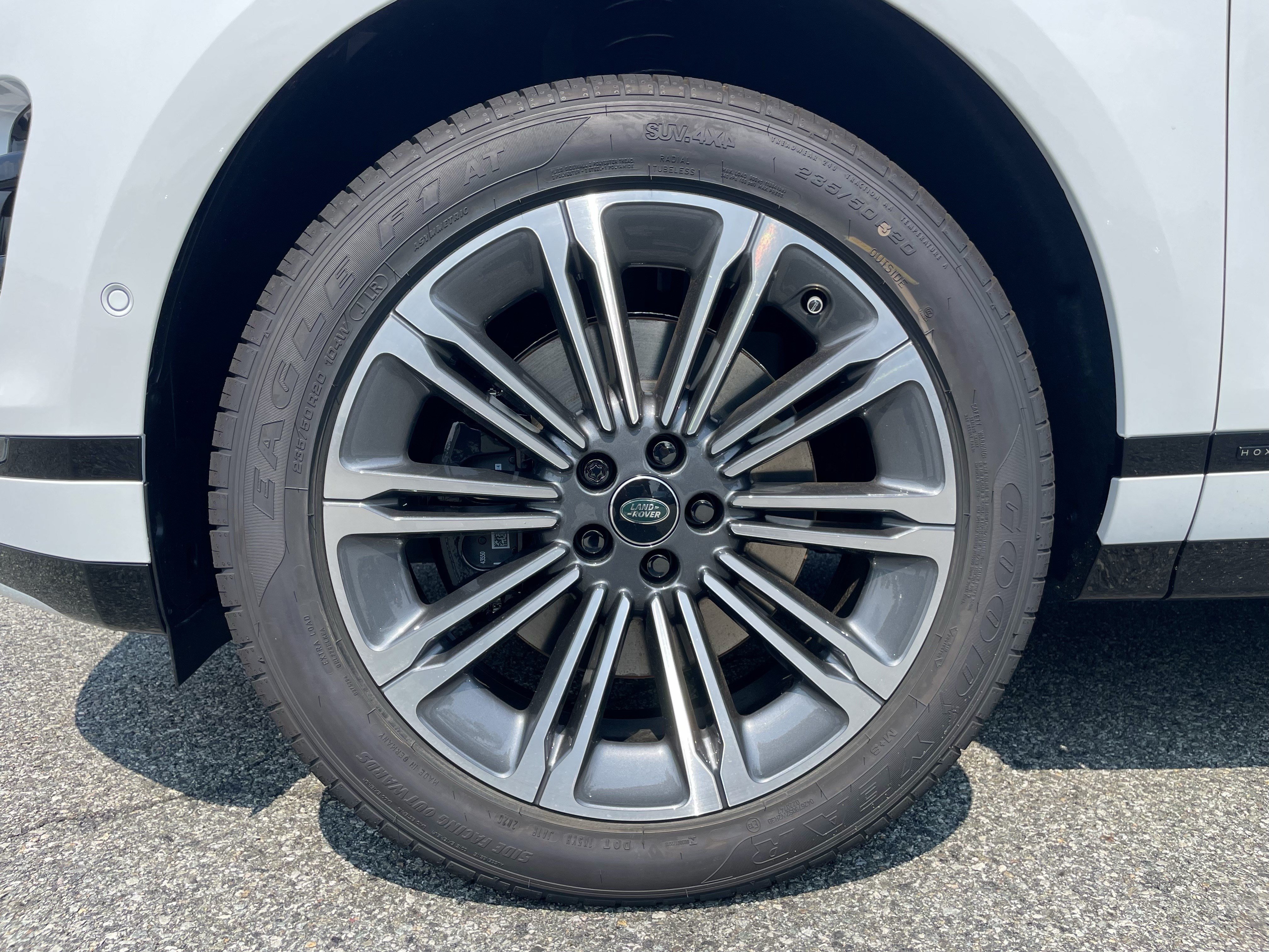 New 2026 Land Rover Range Rover Evoque Hoxton AWD/4WD image 9