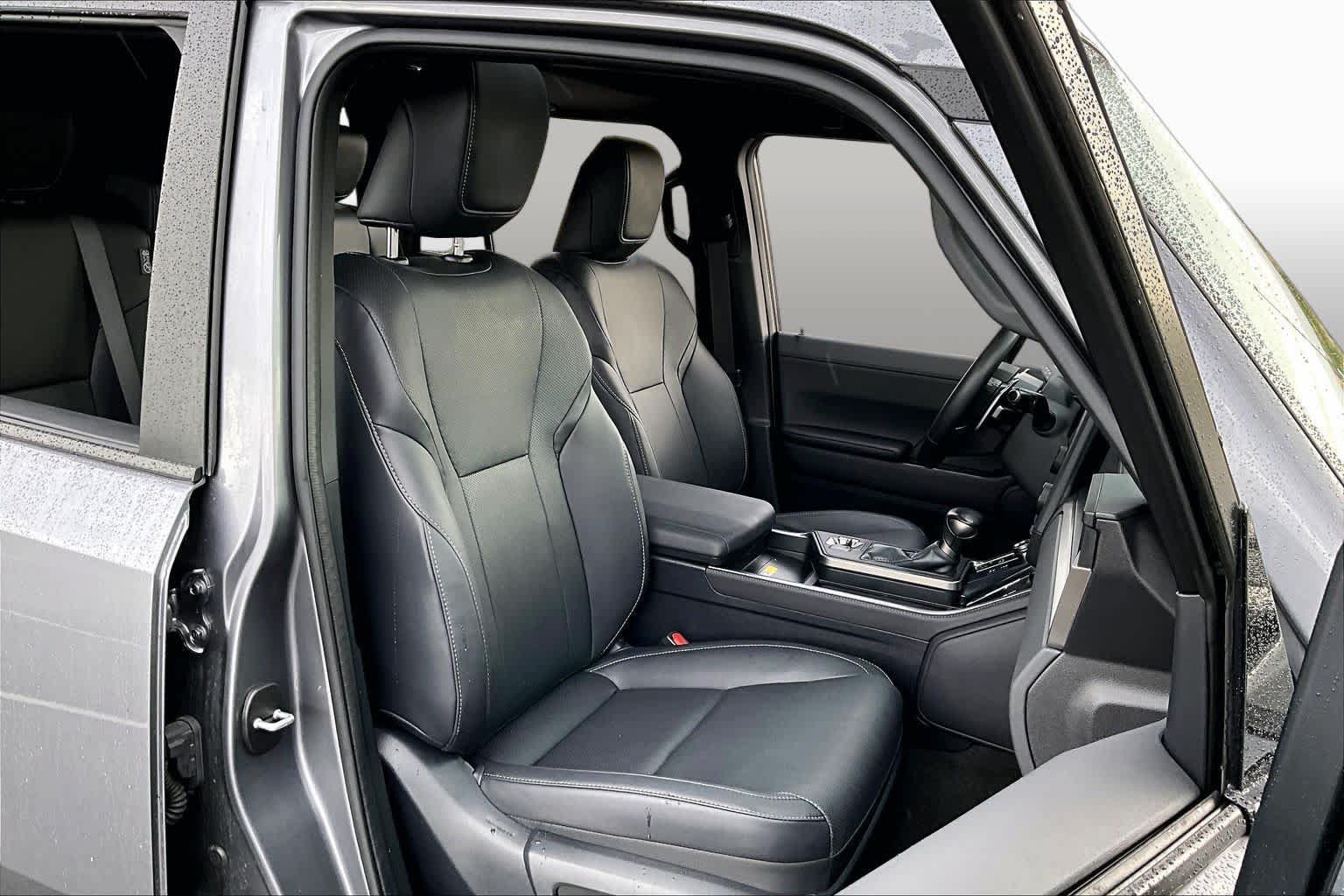 Used 2025 Lexus GX 550 w/ Accessory Package (2T) AWD/4WD image 9