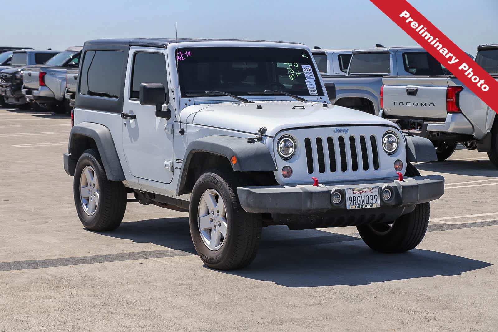 Used 2018 Jeep Wrangler Sport AWD/4WD image 3