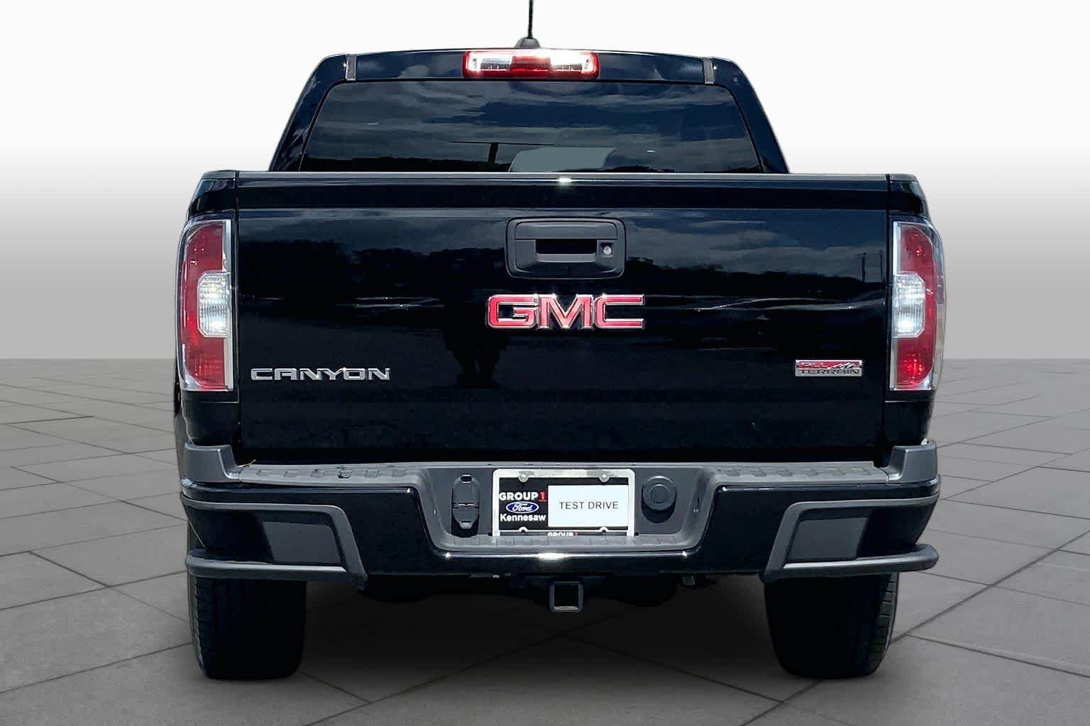 Used 2015 GMC Canyon SLE w/ All-Terrain Package RWD image 4