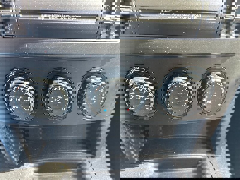 Used 2006 MAZDA MX-5 Miata Touring image 12