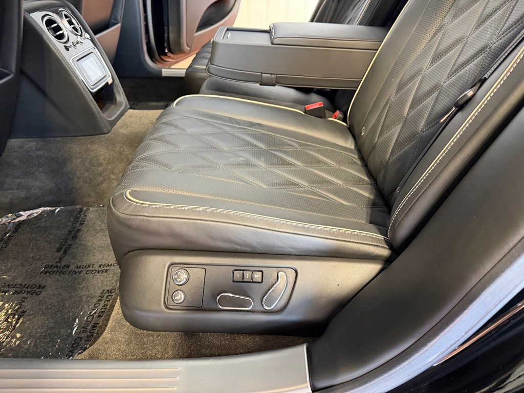 Used 2014 Bentley Flying Spur W12 image 22