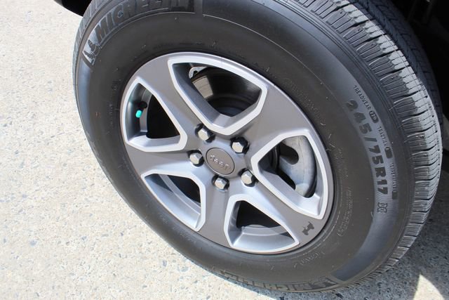 Used 2023 Jeep Wrangler Sport S image 3