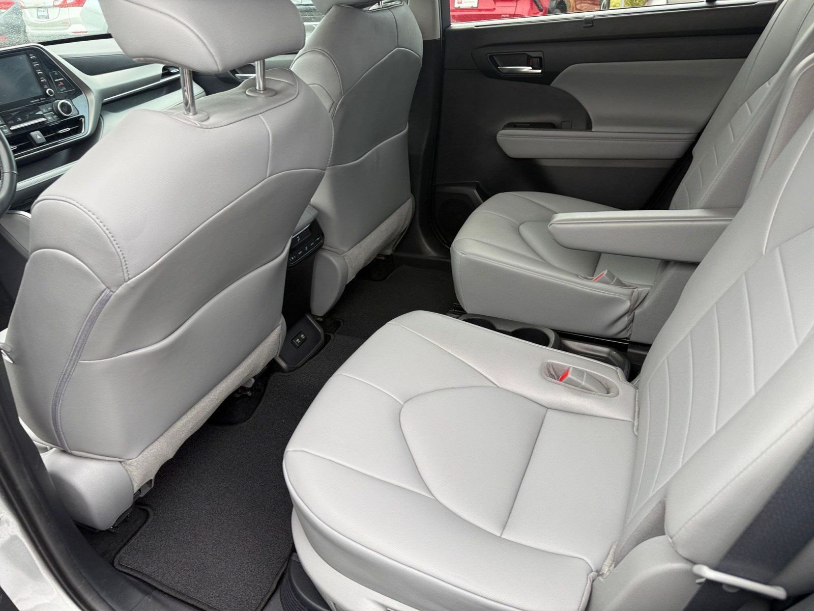 Certified 2021 Toyota Highlander XLE AWD/4WD image 18
