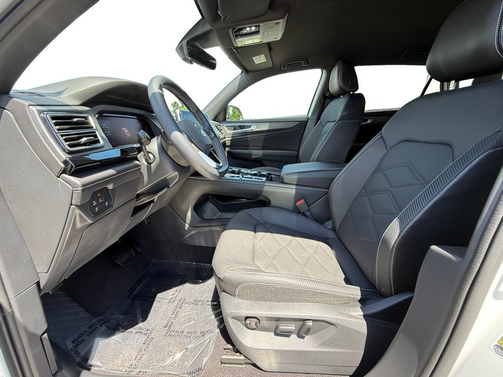 Used 2024 Volkswagen Atlas Cross Sport SE AWD/4WD image 9
