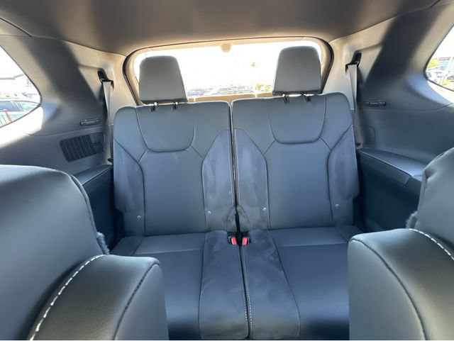 New 2026 Lexus TX 500h AWD image 17