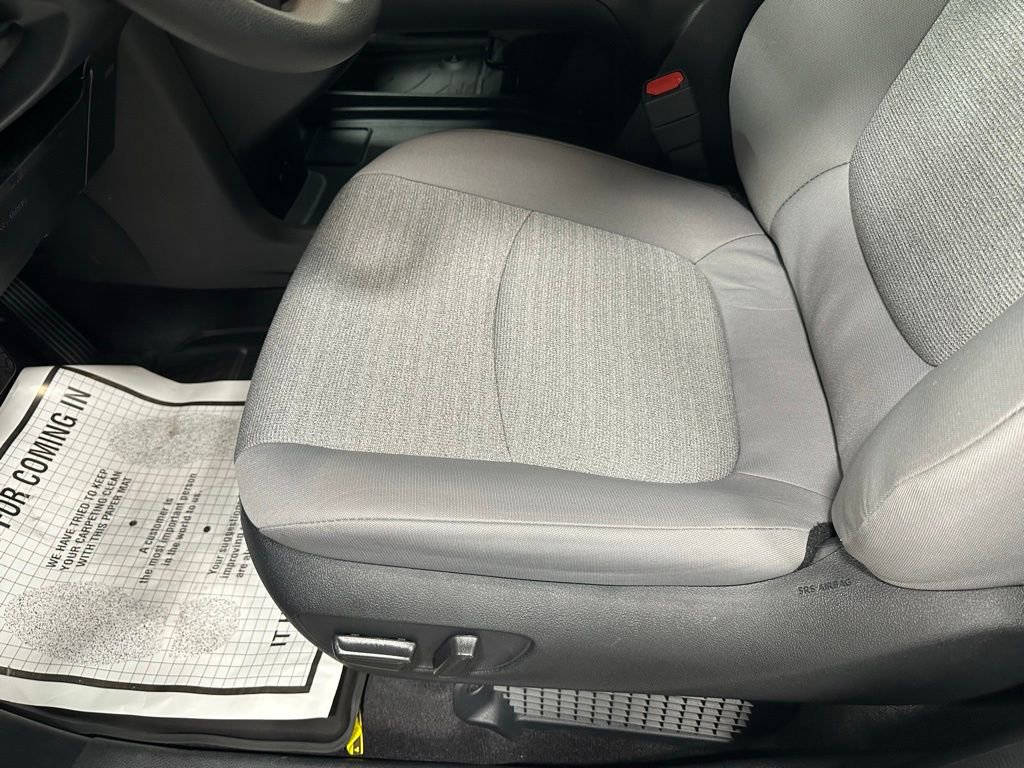 Used 2025 Toyota Sienna LE image 12