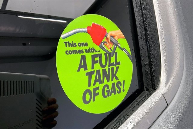 Used 2024 GMC Sierra 1500 SLT w/ SLT Premium Plus Package image 35