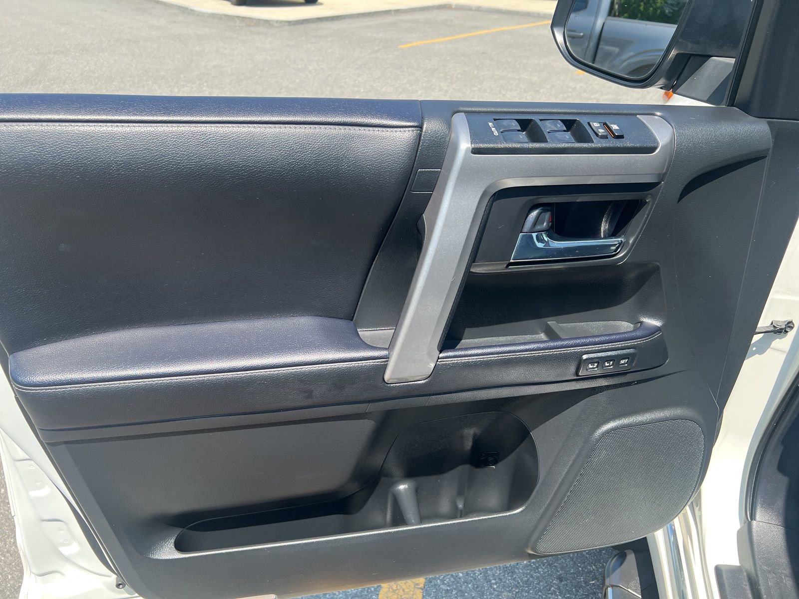 Used 2023 Toyota 4Runner Limited image 17