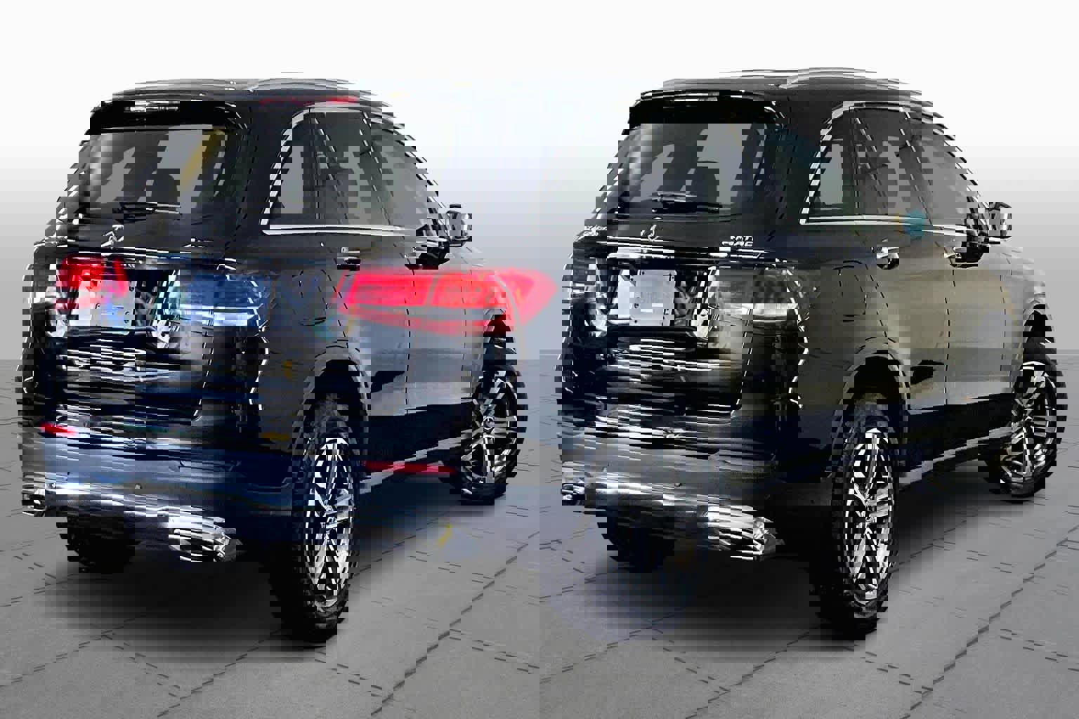 Used 2018 Mercedes-Benz GLC 300 4MATIC image 13