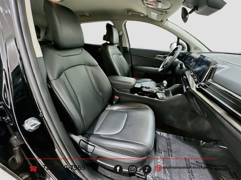 Used 2025 Kia Sportage EX FWD image 29