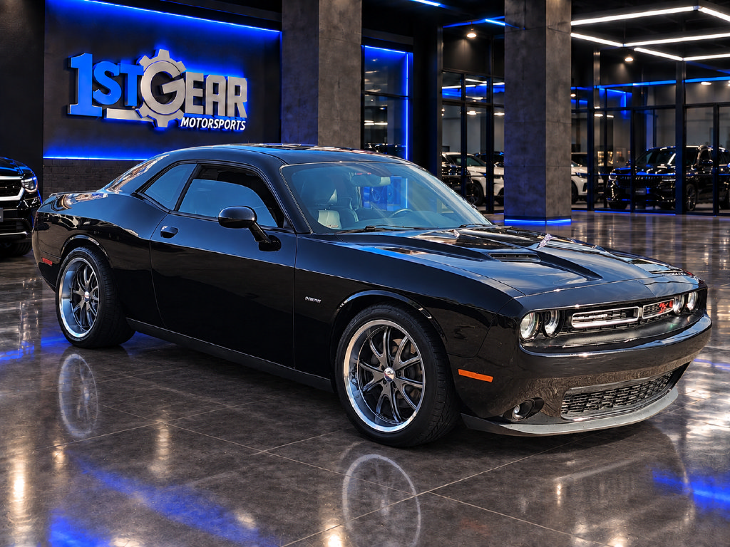Used 2015 Dodge Challenger R/T w/ Quick Order Package 28B R/T RWD image 4