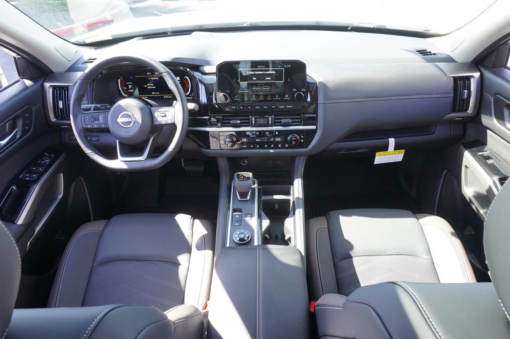 Certified 2025 Nissan Pathfinder Platinum AWD/4WD image 11