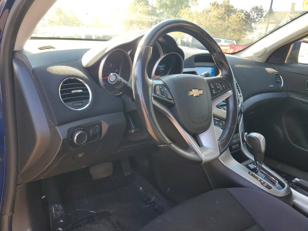 Used 2013 Chevrolet Cruze LT FWD image 14