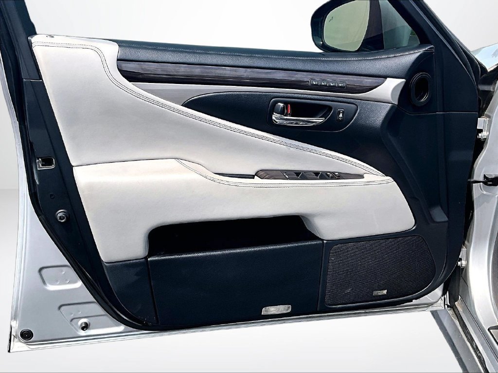 Used 2014 Lexus LS 460 AWD w/ Comfort Package image 23