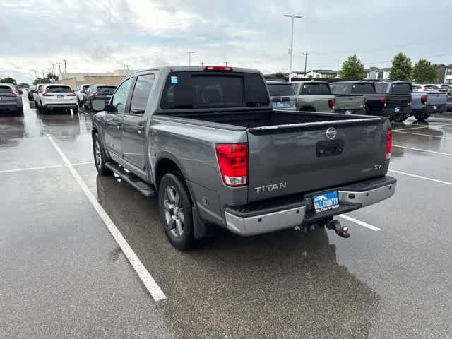 Used 2015 Nissan Titan SV w/ SV Value Truck Package RWD image 3