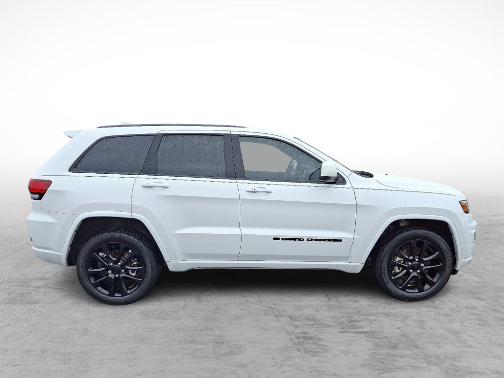 Used 2022 Jeep Grand Cherokee Laredo X image 6