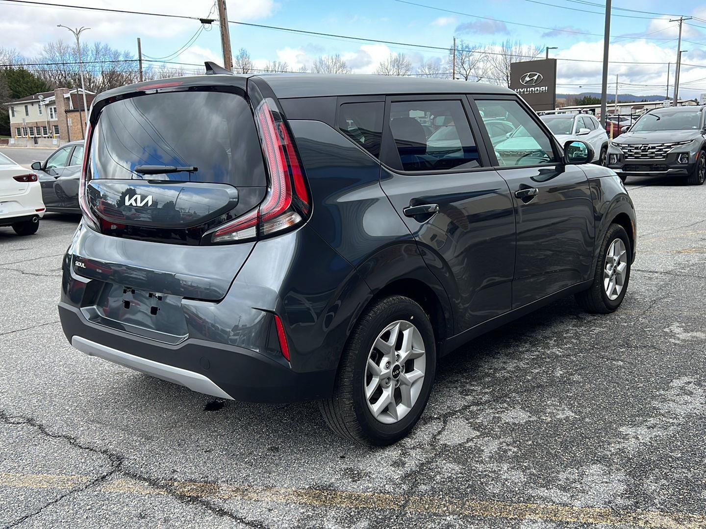 Used 2025 Kia Soul LX w/ LX Technology Package image 5