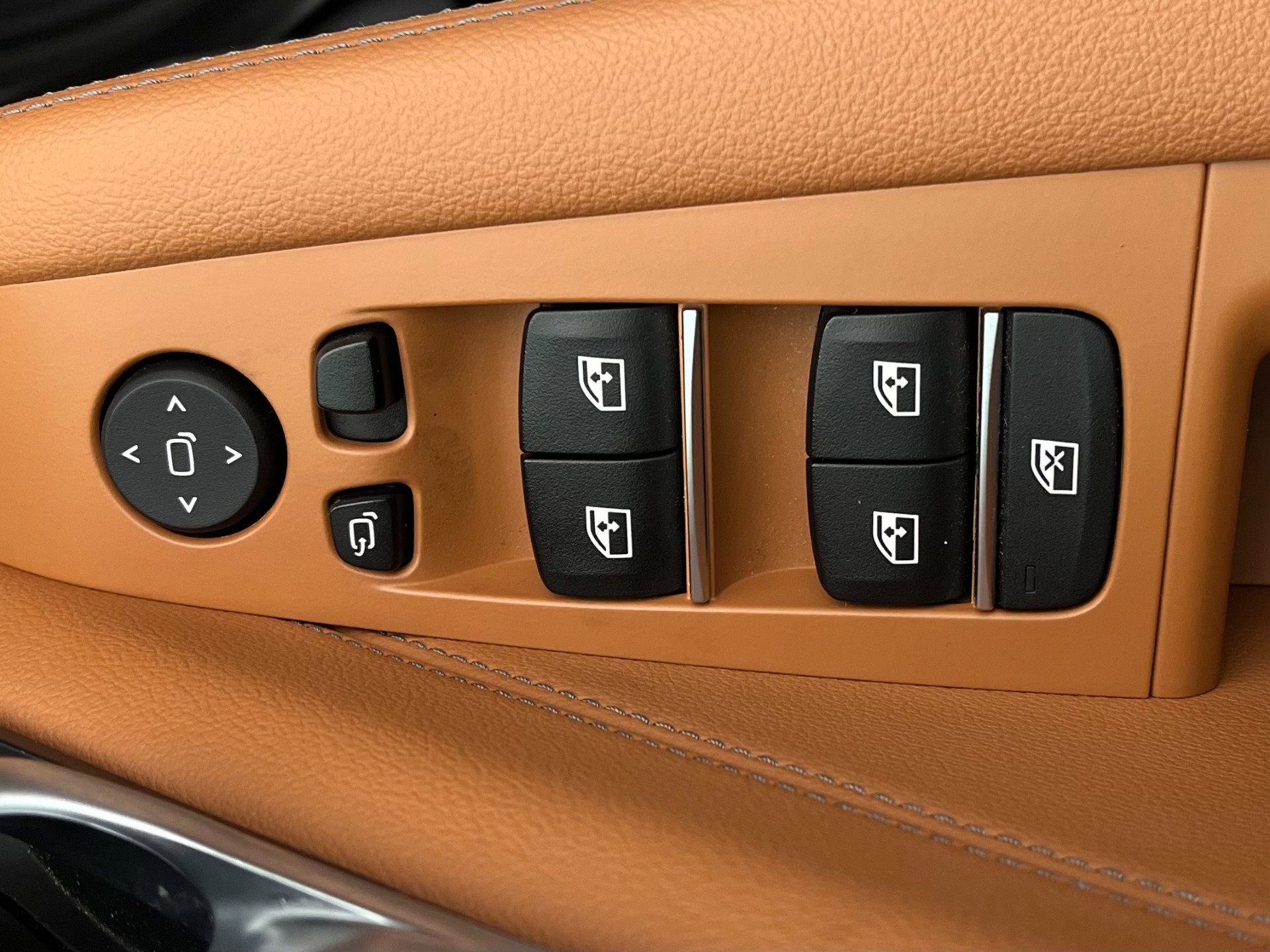 Used 2022 BMW X5 M50i w/ Executive Package image 69