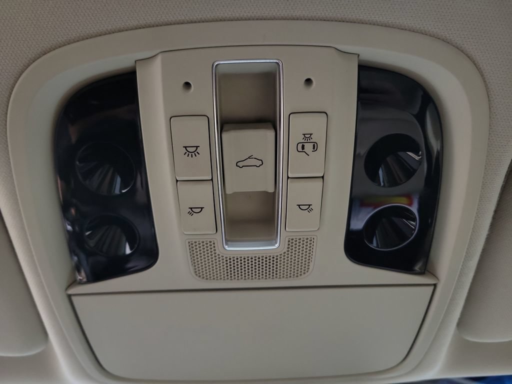 Used 2017 Kia Cadenza Technology FWD image 23