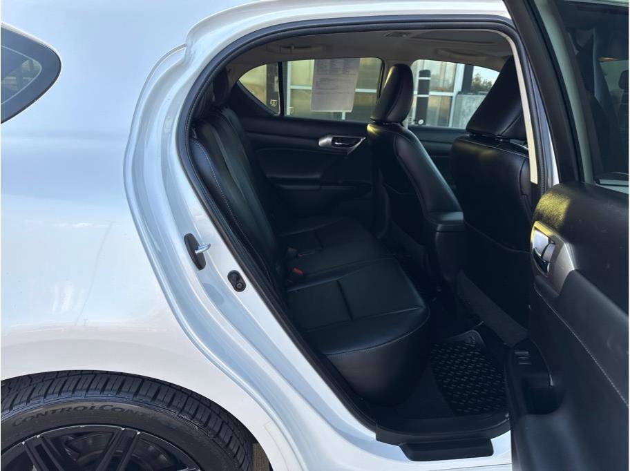 Used 2017 Lexus CT 200h image 13