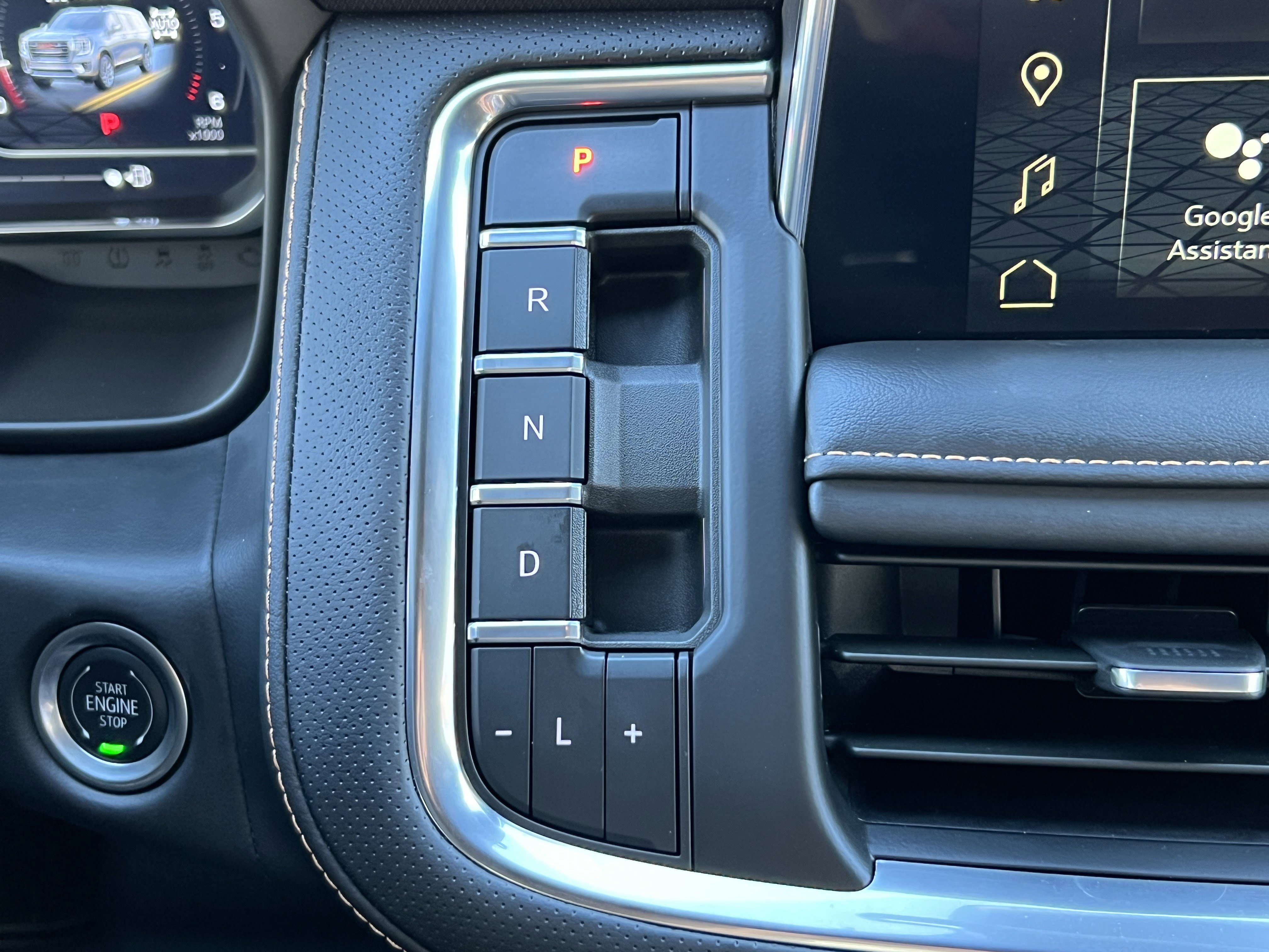 Used 2024 GMC Yukon AT4 image 35