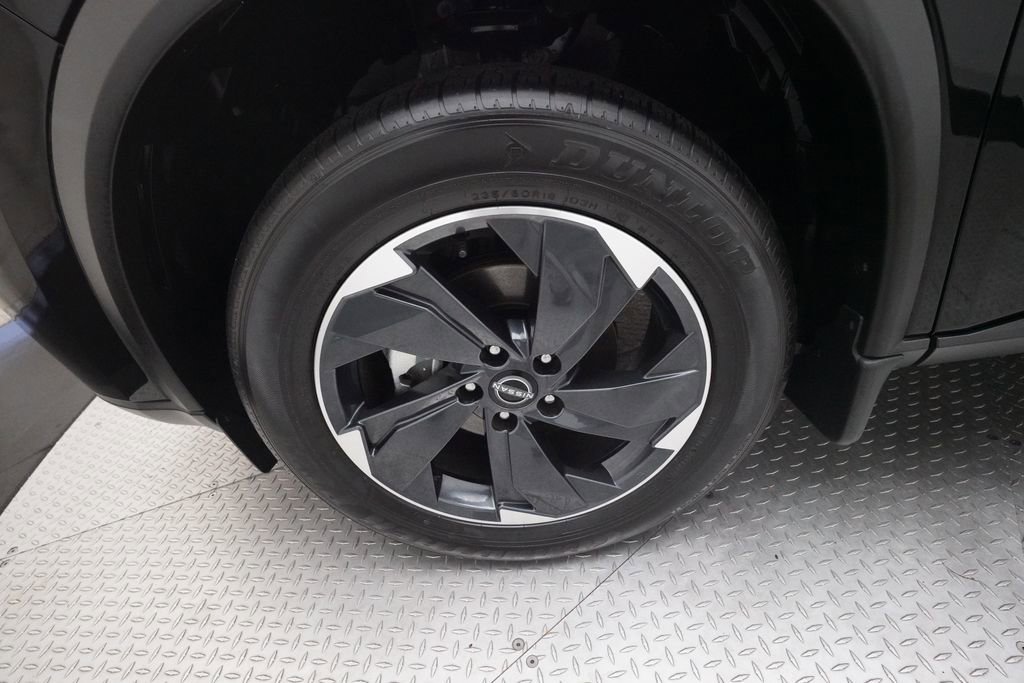 Certified 2025 Nissan Rogue SV w/ SV Premium Package image 27